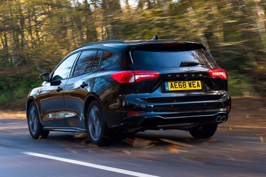  Ford Focus ST-Line Estate 2018 года  (UK) (фото 12 из 12)